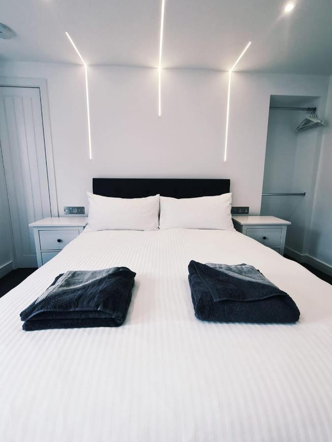 28 Harbour Lettings Luxury Apartments For Over 25S 普里茅斯 外观 照片
