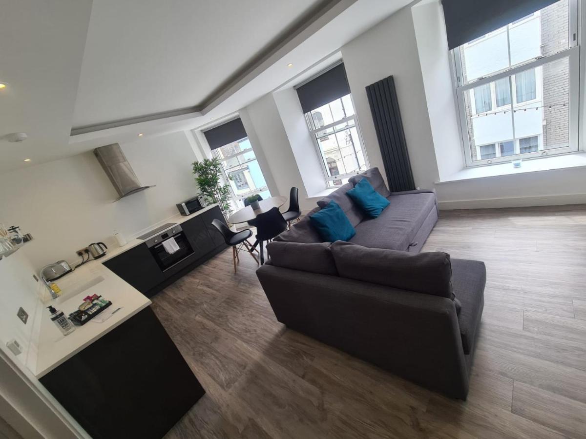 28 Harbour Lettings Luxury Apartments For Over 25S 普里茅斯 外观 照片
